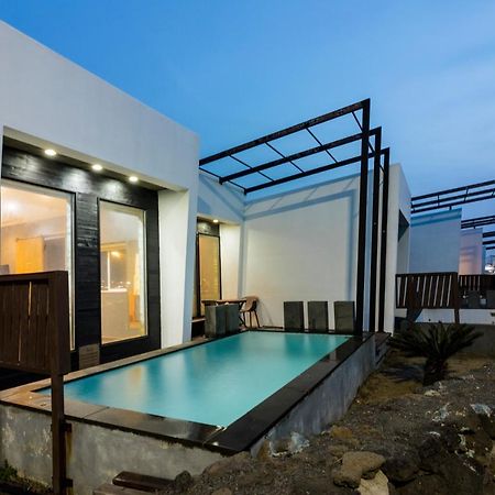Aqua Beautique Poolvilla Чеджудо Экстерьер фото