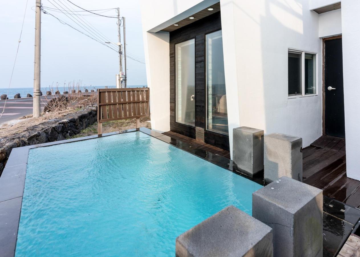 Aqua Beautique Poolvilla Чеджудо Экстерьер фото