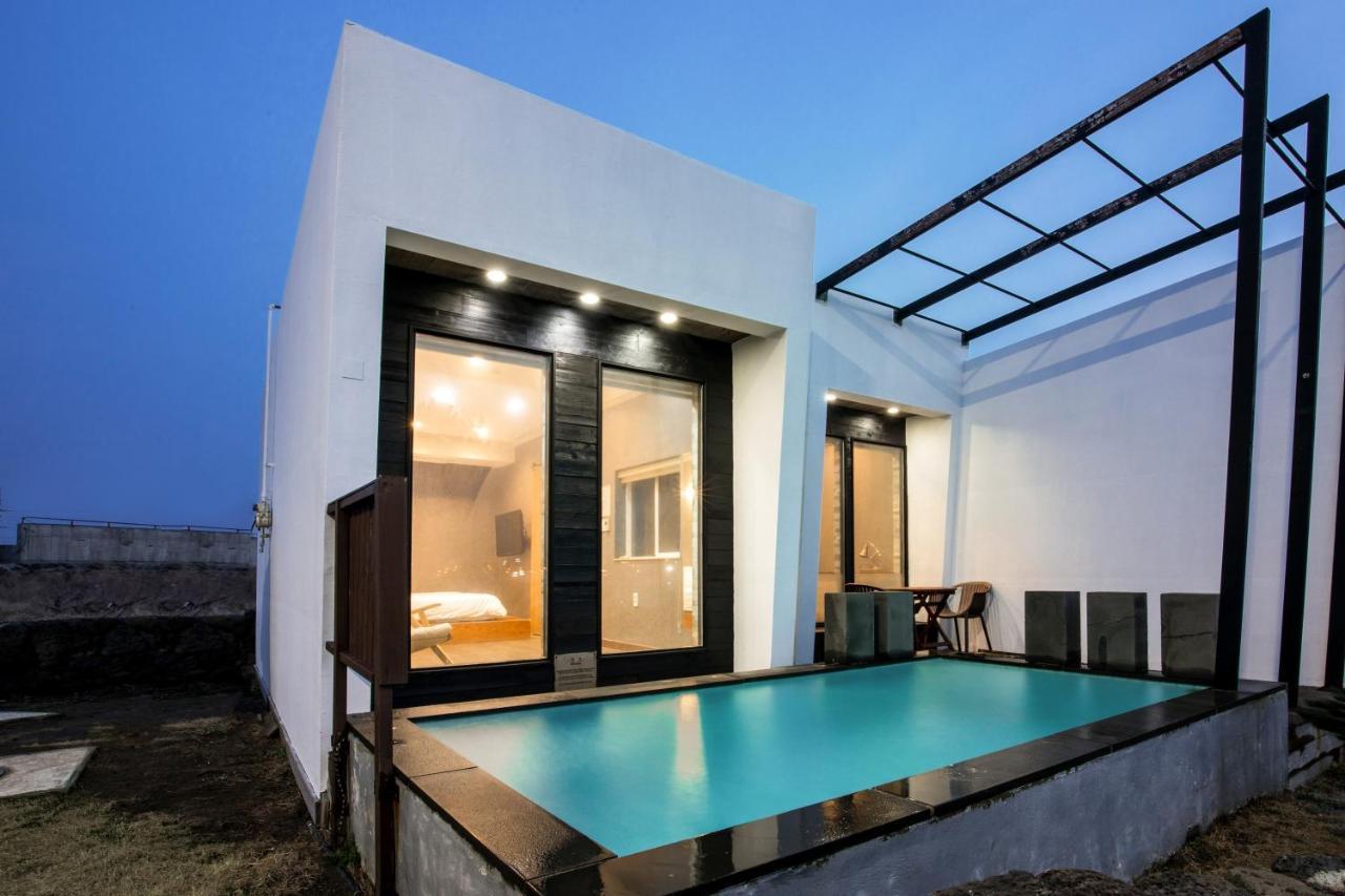 Aqua Beautique Poolvilla Чеджудо Экстерьер фото