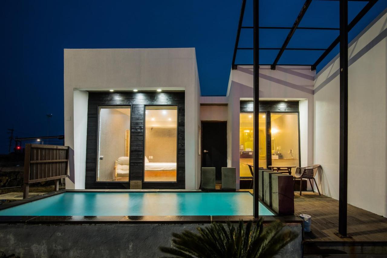 Aqua Beautique Poolvilla Чеджудо Экстерьер фото