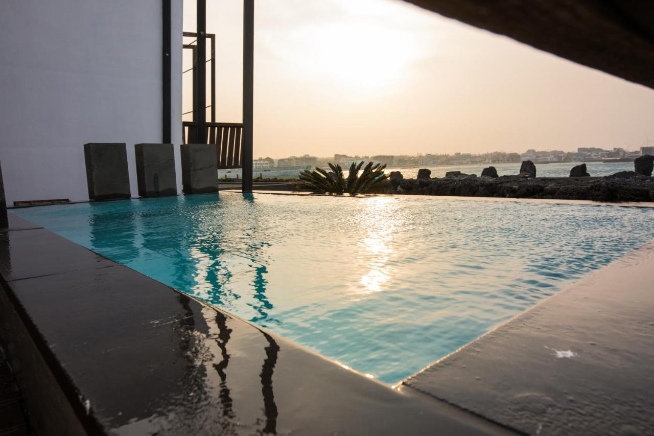 Aqua Beautique Poolvilla Чеджудо Экстерьер фото