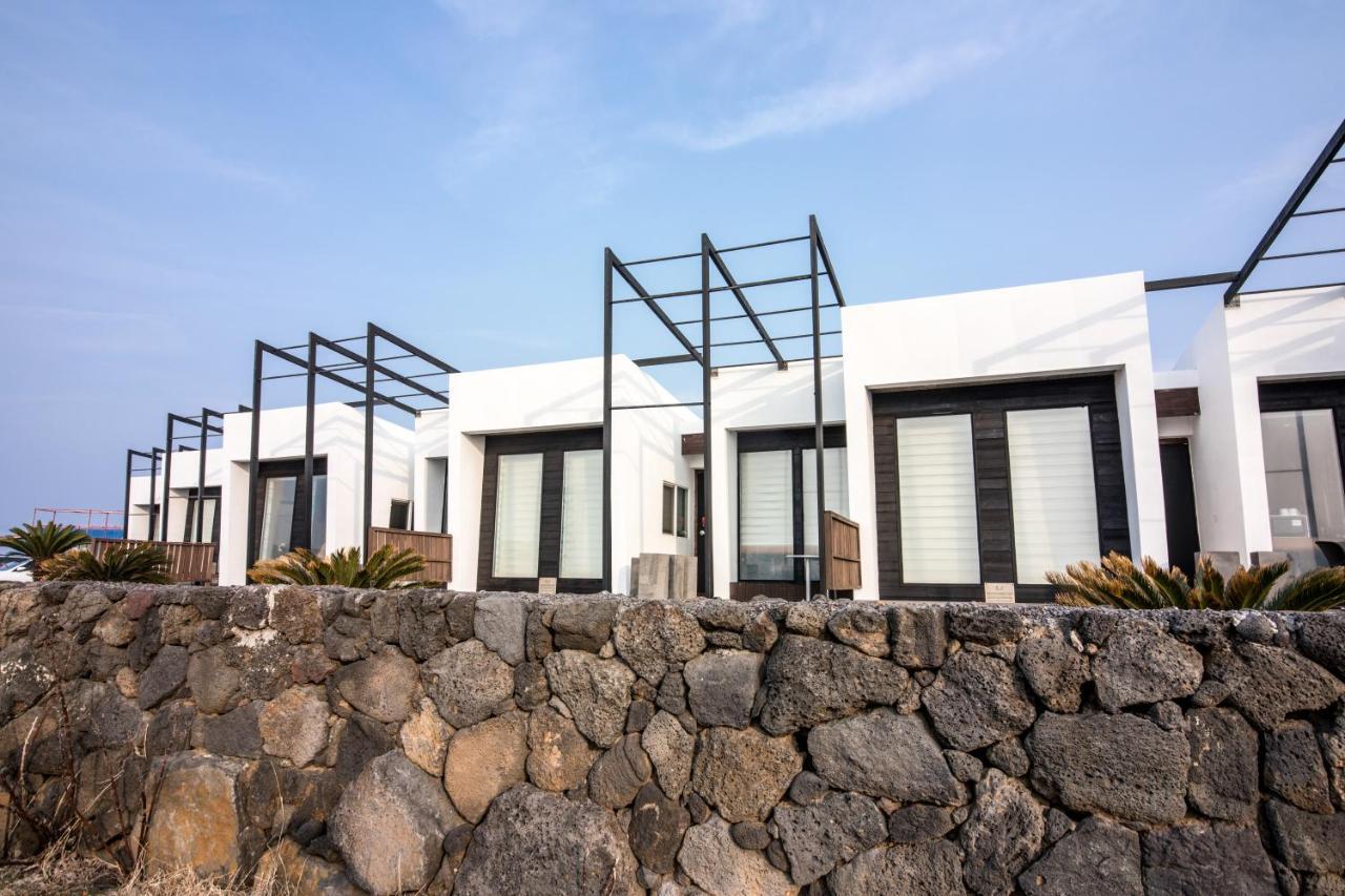 Aqua Beautique Poolvilla Чеджудо Экстерьер фото
